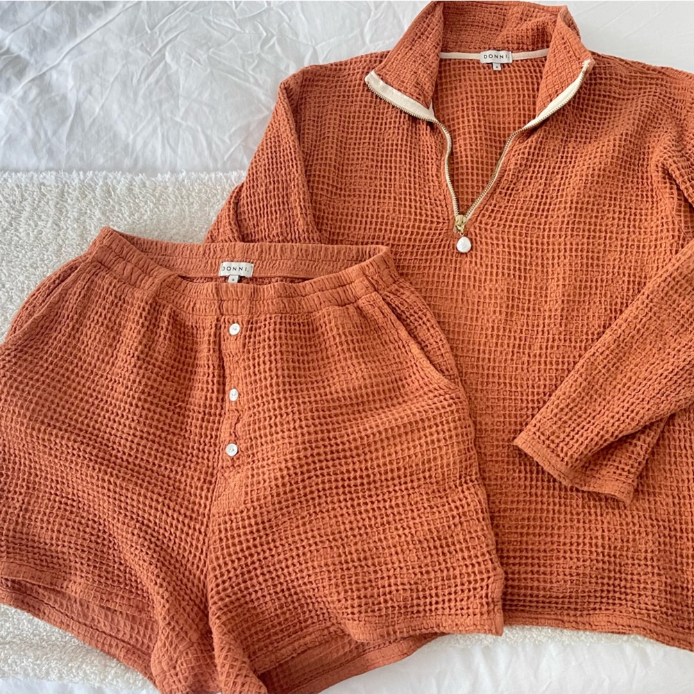 DONNI waffle 1/2 zip pullover + henley short, color: honey